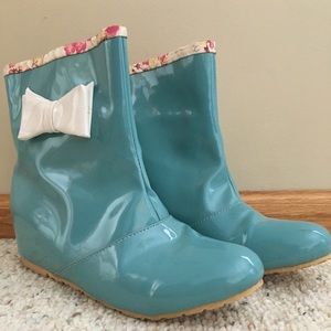 Rain boots